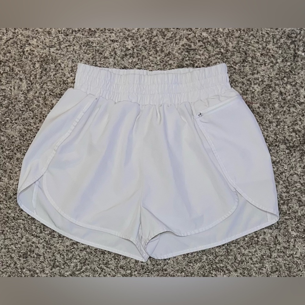 Women's White Lined Athletic Running Shorts With Zipper Pocket! Size Medium.